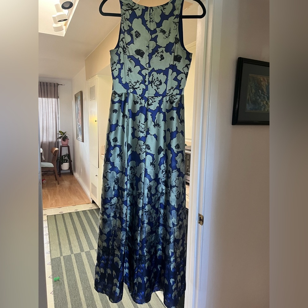 Banana Republic Floral Maxi Dress, size 4 - Picture 7 of 7